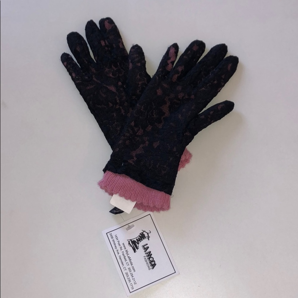 Renee’s pink and black lace gloves